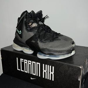 🌟NIKE LEBRON 19